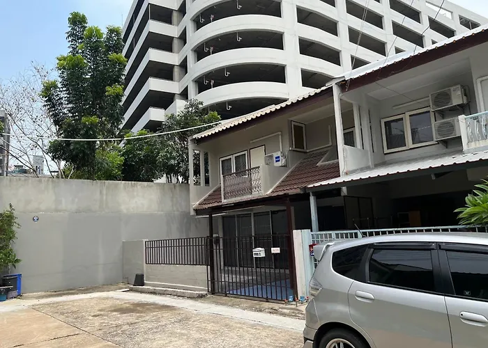 Gm7 - Private House Downtown 2mins Walk To Metro *